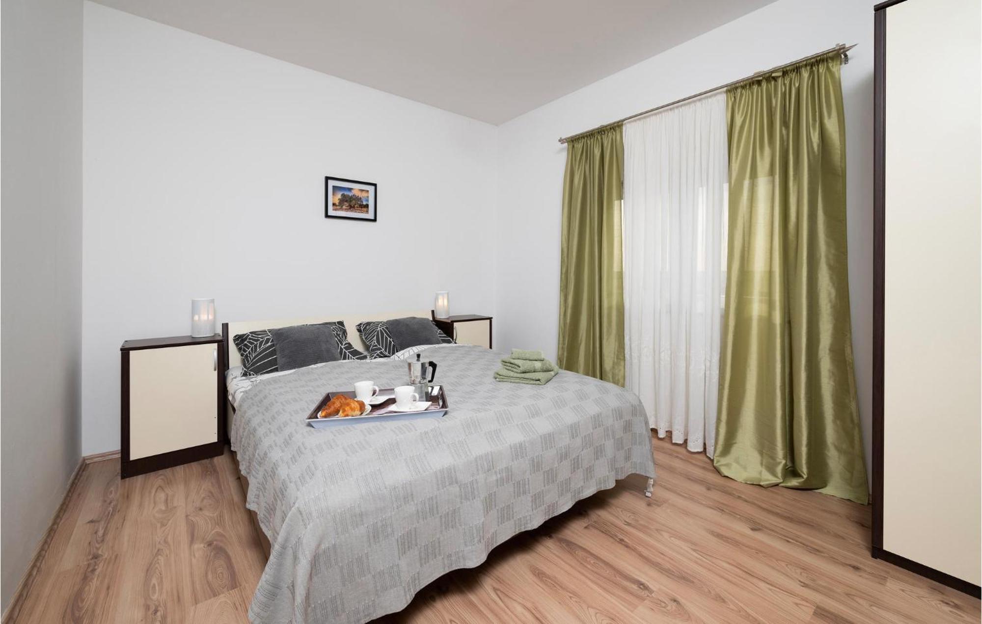 Beautiful In With Kitchen Apartman Pula